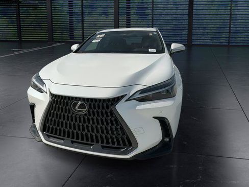 Certified 2025 Lexus NX 250 FWD w/ Towing Package (2000 Lbs) image 3