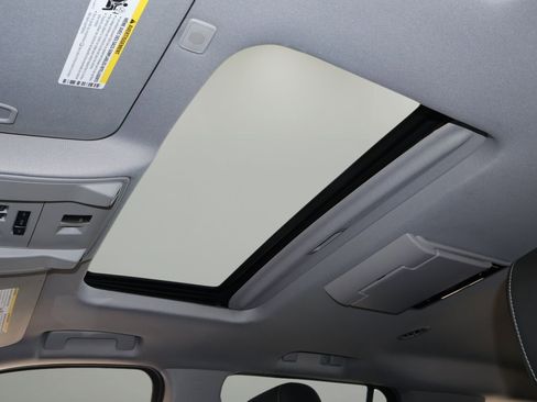 Used 2018 Chevrolet Tahoe Premier image 32