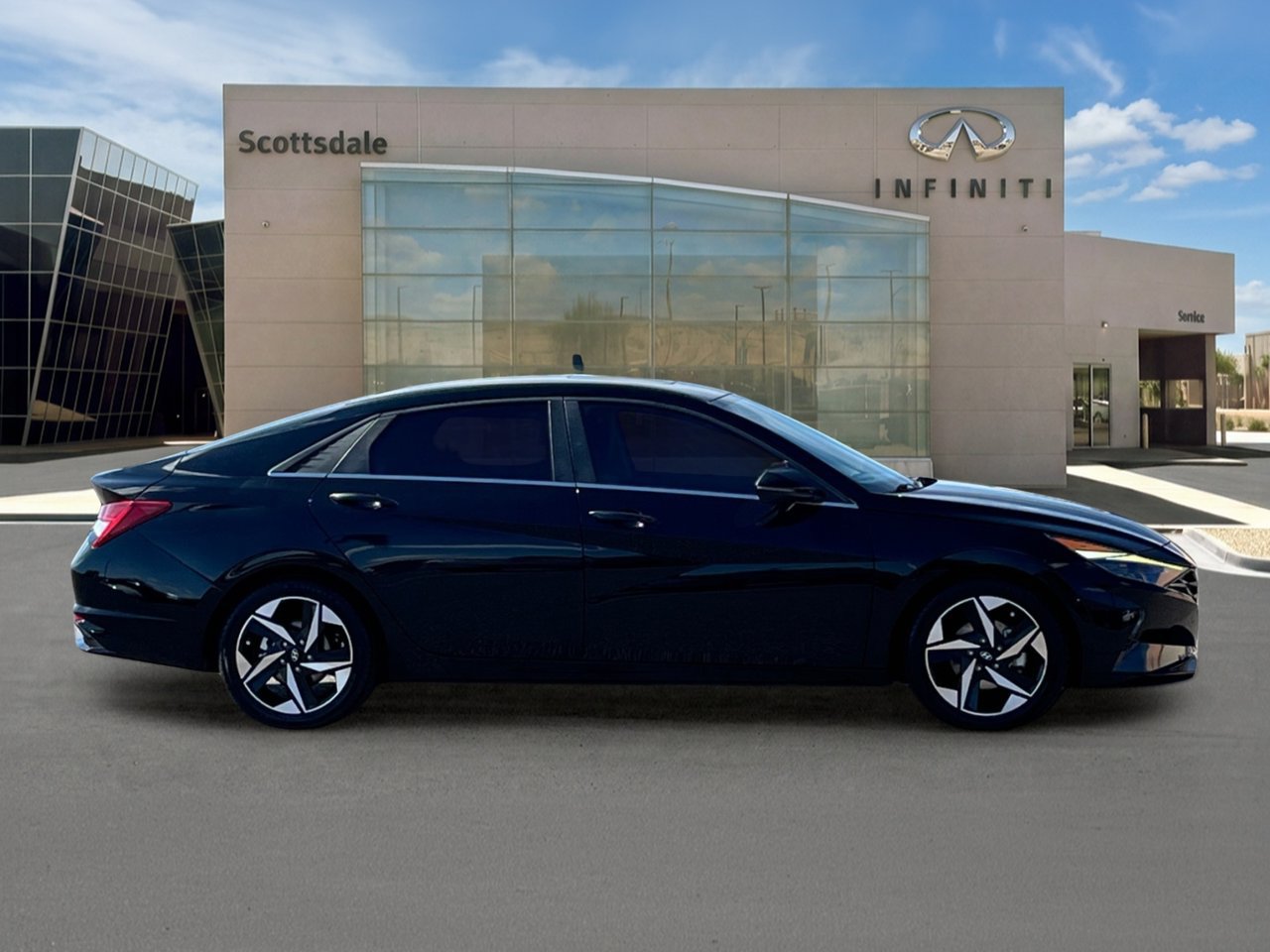 Used 2023 Hyundai Elantra Limited w/ Cargo Package FWD image 6