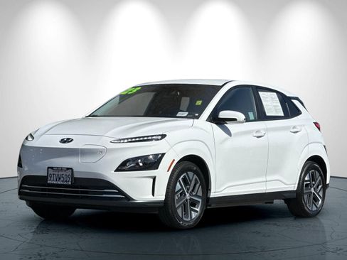Used 2023 Hyundai Kona SE w/ Cargo Package FWD image 8