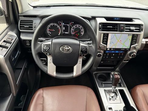 Used 2022 Toyota 4Runner Limited AWD/4WD image 27
