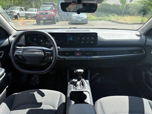 Used 2025 Kia K4 FWD image 15