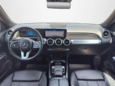 Used 2020 Mercedes-Benz GLB 250 4MATIC w/ Premium Package image 14