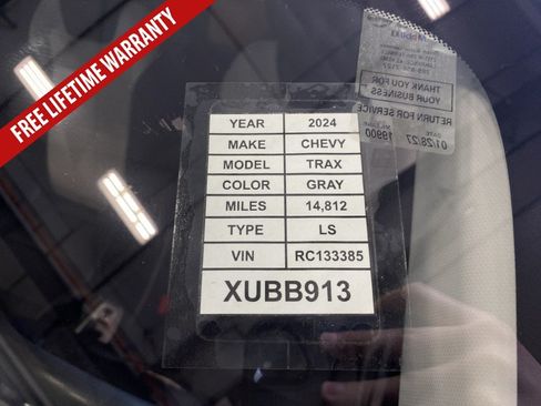 Used 2024 Chevrolet Trax LS FWD image 37