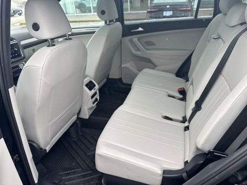 Certified 2022 Volkswagen Tiguan SE R-Line image 30