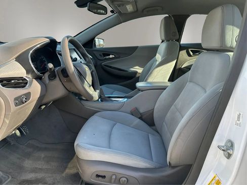 Used 2016 Chevrolet Malibu LT FWD image 9