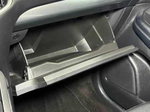Used 2018 Ford Edge SE FWD image 35