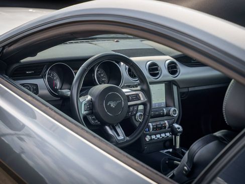 Certified 2020 Ford Mustang Premium RWD image 32