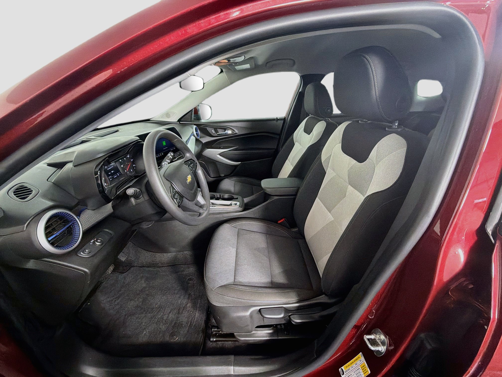 Used 2024 Chevrolet Trax LS w/ LS Convenience Package FWD image 13
