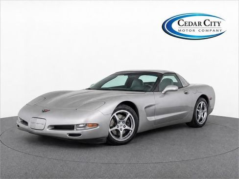 Used 2000 Chevrolet Corvette Coupe w/ Memory Pkg RWD image 1