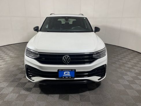 Used 2024 Volkswagen Tiguan SE R-Line AWD/4WD image 3