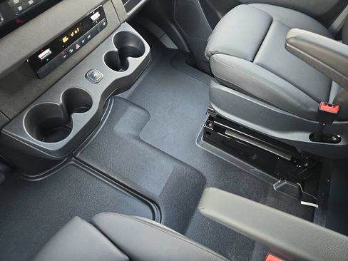 New 2025 Mercedes-Benz Sprinter 2500 image 24