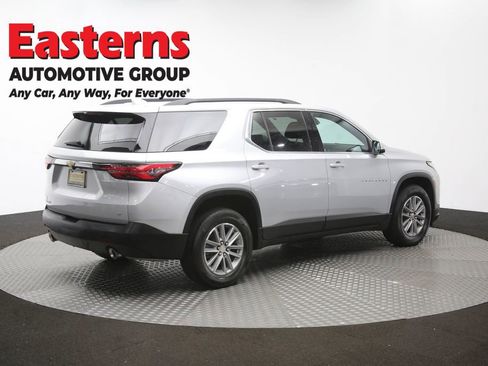 Used 2022 Chevrolet Traverse LT FWD image 42