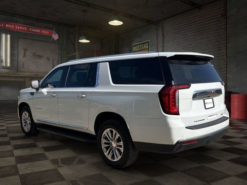 Used 2022 GMC Yukon XL SLT AWD/4WD image 4