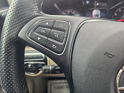 Used 2019 Mercedes-Benz GLC 300 4MATIC image 21