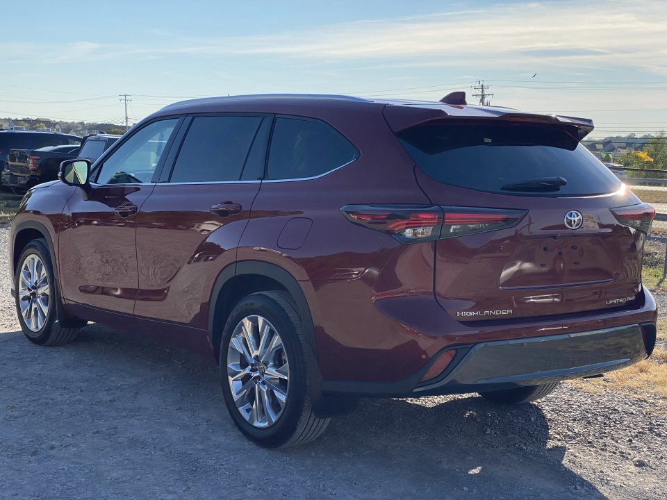 Used 2025 Toyota Highlander Limited AWD/4WD image 7