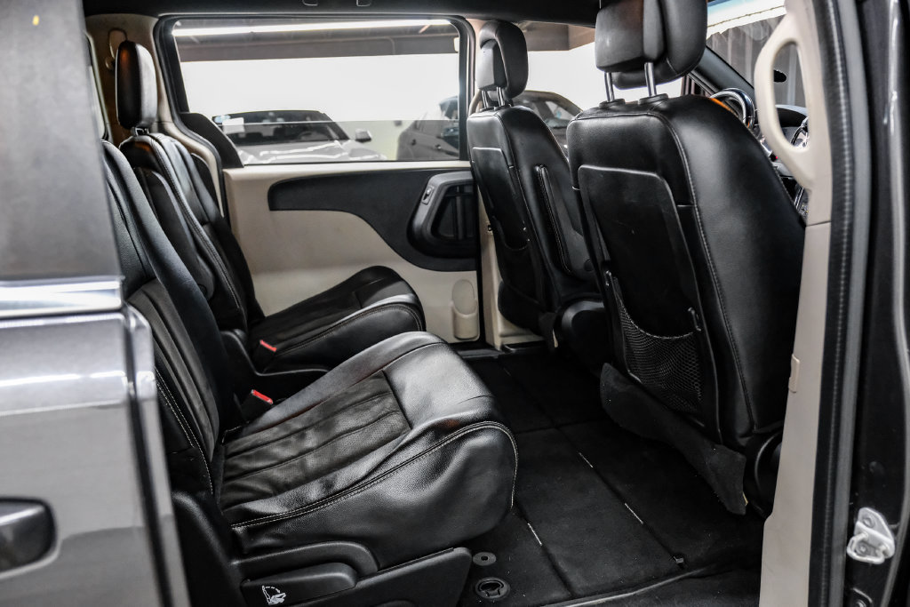 Used 2019 Dodge Grand Caravan SXT FWD image 40