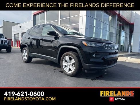 Used 2022 Jeep Compass Latitude AWD/4WD image 1