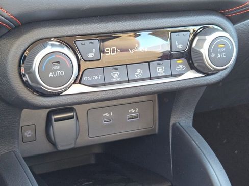 Used 2025 Nissan Versa SR w/ Trunk Package FWD image 24