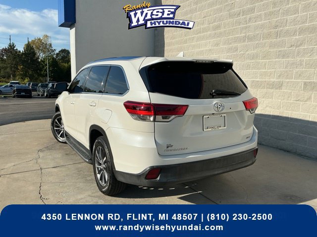 Used 2019 Toyota Highlander XLE FWD image 7