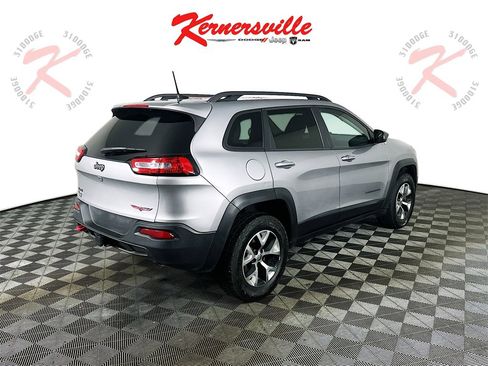 Used 2017 Jeep Cherokee Trailhawk w/ Comfort/Convenience Group image 7