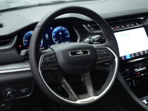 New 2025 Jeep Grand Cherokee L Limited image 13