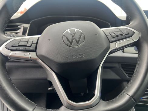 Used 2025 Volkswagen Jetta SE image 28