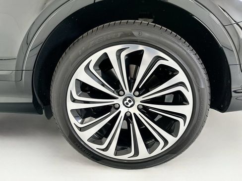 Certified 2021 Bentley Bentayga AWD/4WD image 30