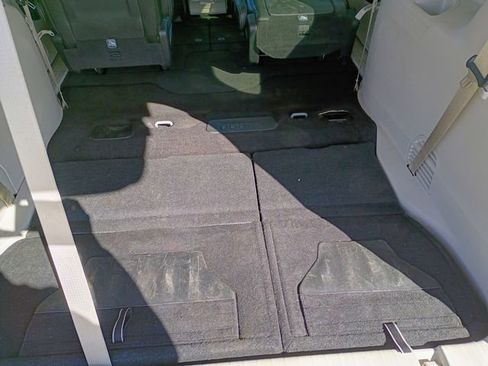 Used 2024 Chrysler Pacifica Touring-L image 22