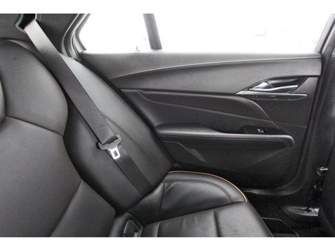 Used 2021 Cadillac CT4 V w/ Technology Package RWD image 11