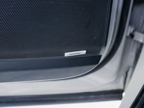 Certified 2023 Porsche Cayenne Platinum Edition image 22