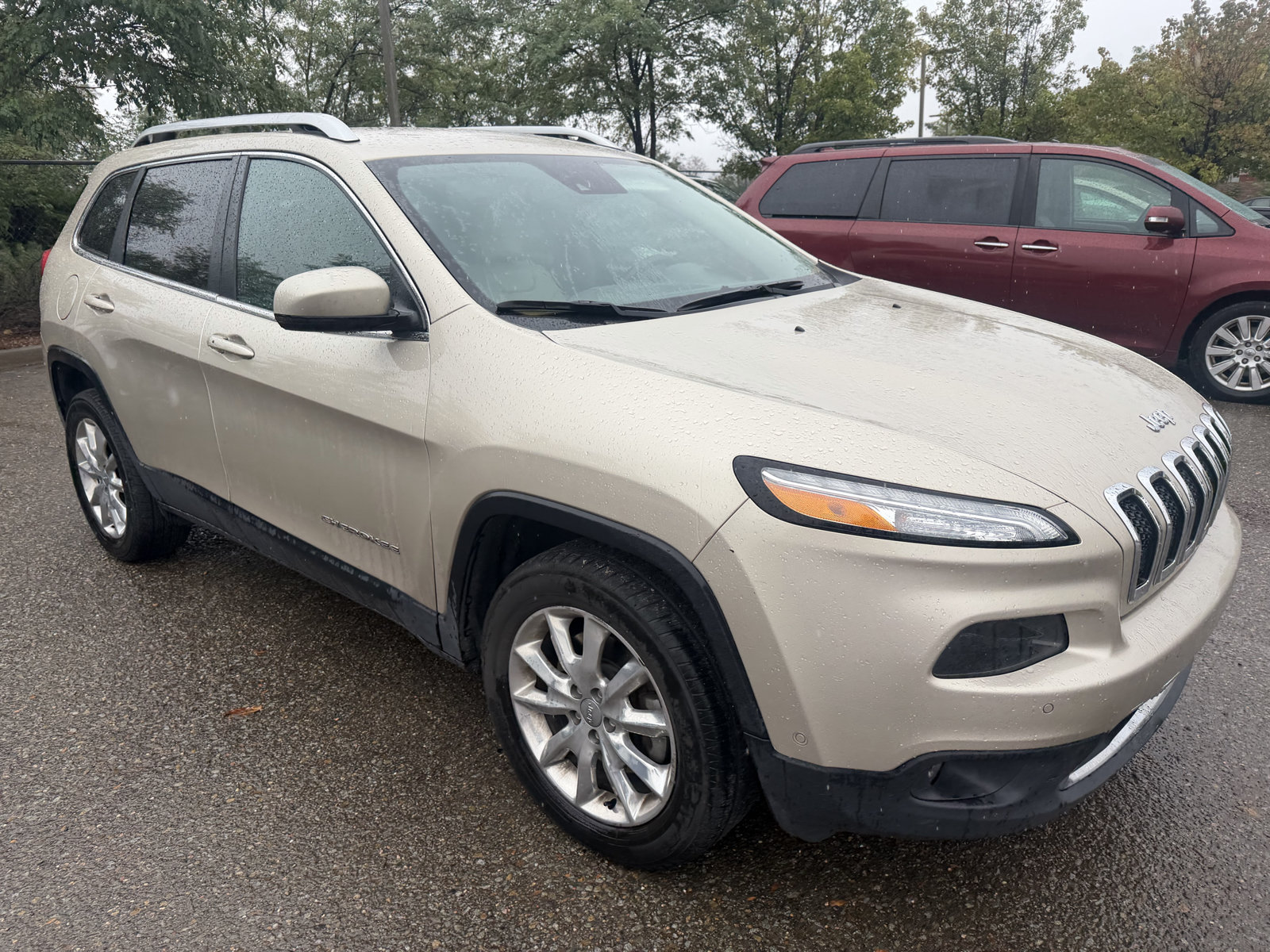 Used 2015 Jeep Cherokee Limited w/ Technology Group AWD/4WD image 9