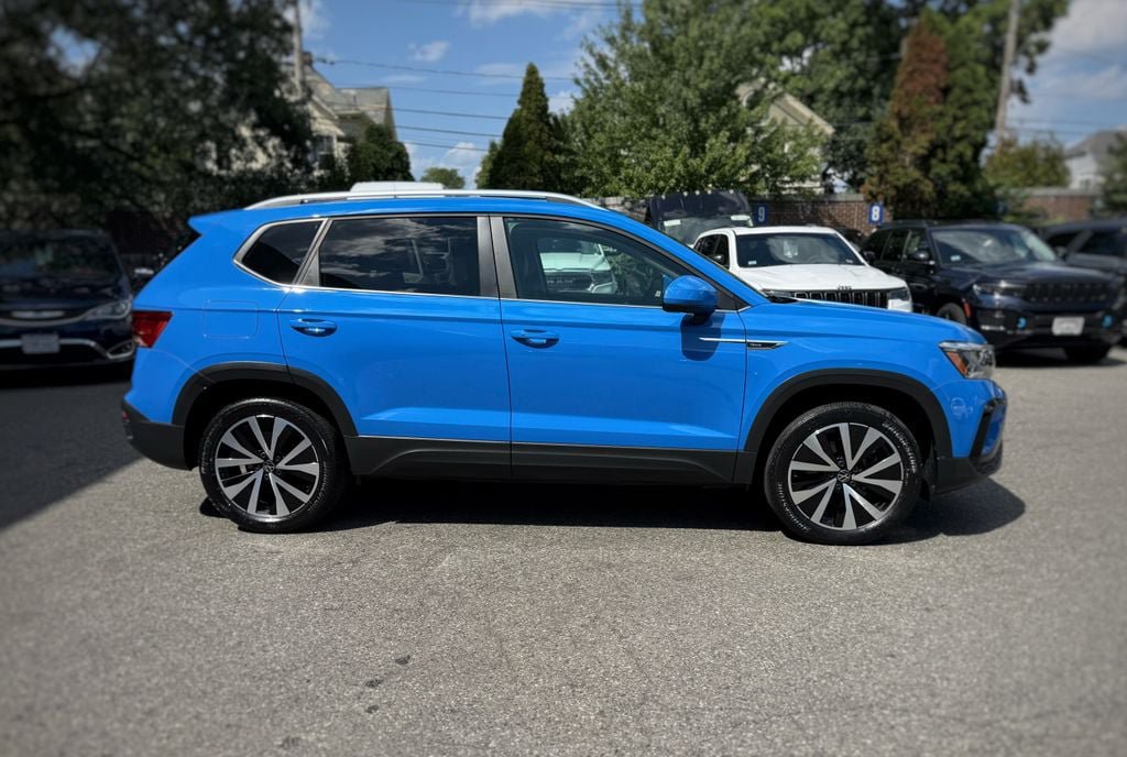 Used 2022 Volkswagen Taos SE AWD/4WD image 4