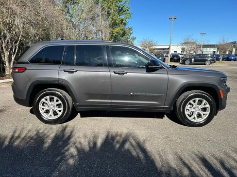 Used 2023 Jeep Grand Cherokee Limited AWD/4WD image 10