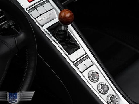 Used 2005 Porsche Carrera GT RWD image 17