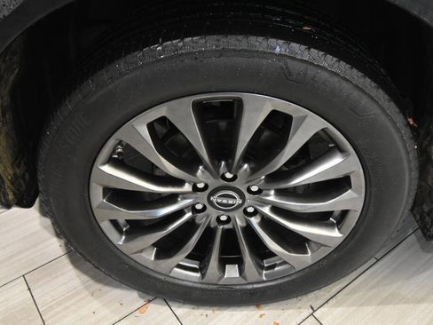 Used 2022 Nissan Armada Platinum w/ Captain's Chairs Package image 9