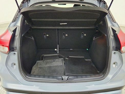 Used 2023 Nissan Kicks SR w/ SR Premium Package FWD image 22