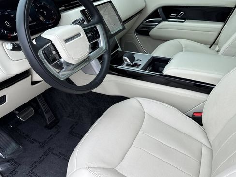 Certified 2025 Land Rover Range Rover SE AWD/4WD image 9