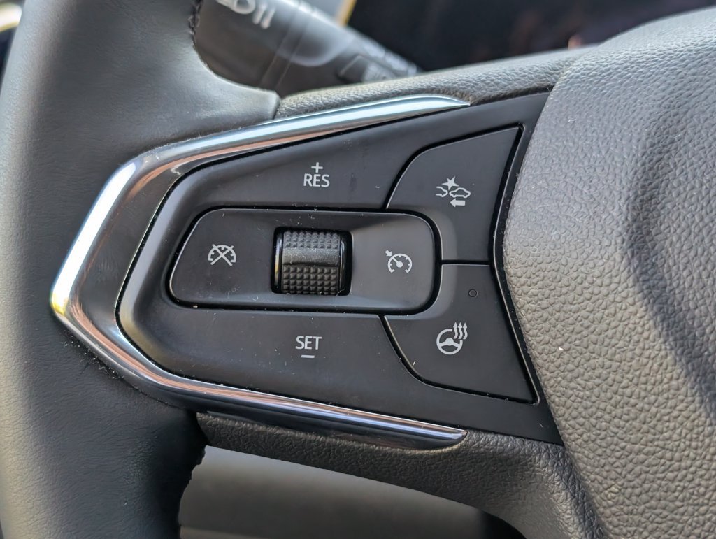 Used 2024 Chevrolet Trax LT w/ Driver Confidence Package FWD image 23