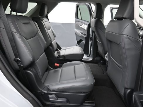 New 2026 Ford Explorer Active w/ Active Comfort Package image 10