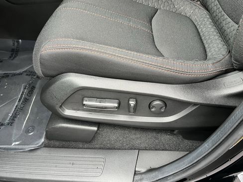 Used 2025 Honda Pilot Sport image 15