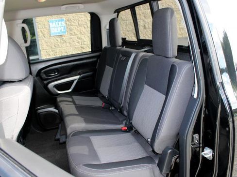 Used 2021 Nissan Titan SV w/ SV Convenience Package image 14