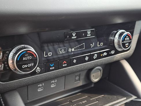 New 2026 Mitsubishi Outlander SEL AWD/4WD image 32