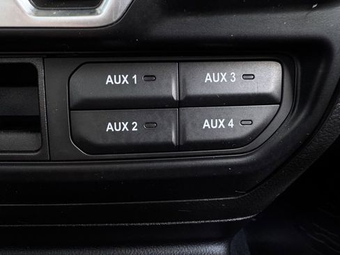 Used 2021 Jeep Gladiator Sport image 24