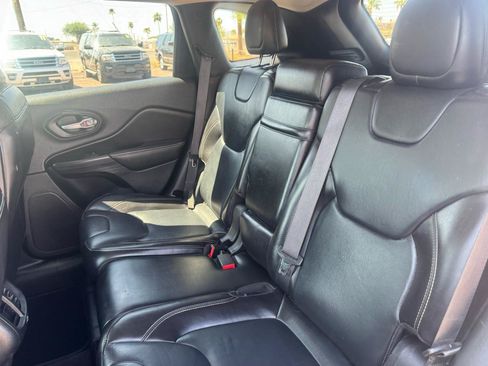 Used 2016 Jeep Cherokee Limited FWD image 34
