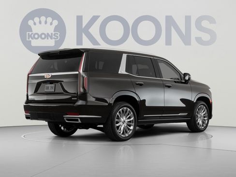 Used 2018 Cadillac Escalade Premium Luxury AWD/4WD image 4