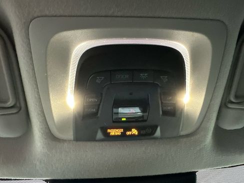 Used 2024 Toyota Corolla Cross XLE FWD image 33