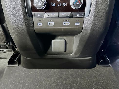 Certified 2024 GMC Yukon XL Denali w/ Advanced Technology Package AWD/4WD image 28