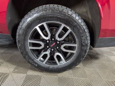 Used 2024 GMC Yukon XL AT4 w/ Technology Package AWD/4WD image 12