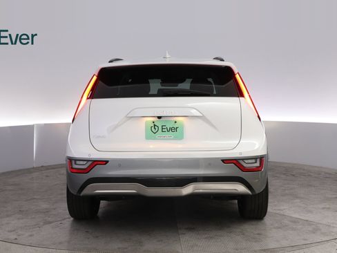 Used 2024 Kia Niro Wave w/ Wave Preserve Package FWD image 15